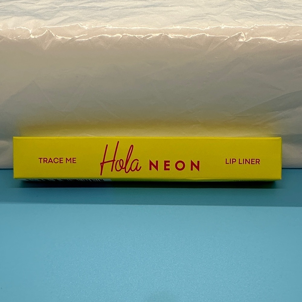 3/$15 🌸 Hola Neon Lip Liner - Tease